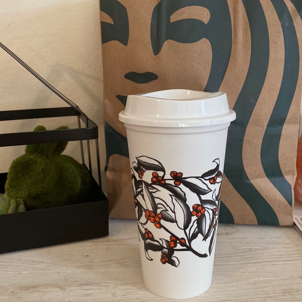 Rare⭐️Starbucks berries and leaves reusable cup